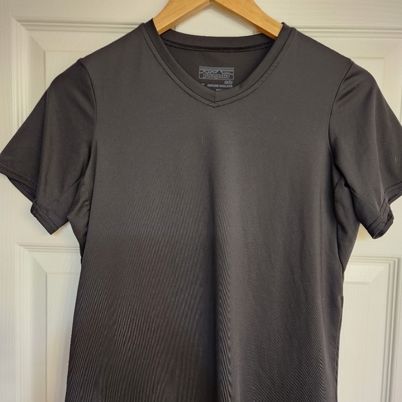 Patagonia Men's Daily Capilene Baselayer Size Small V Neck Short Sleeve - Picture 2 of 7